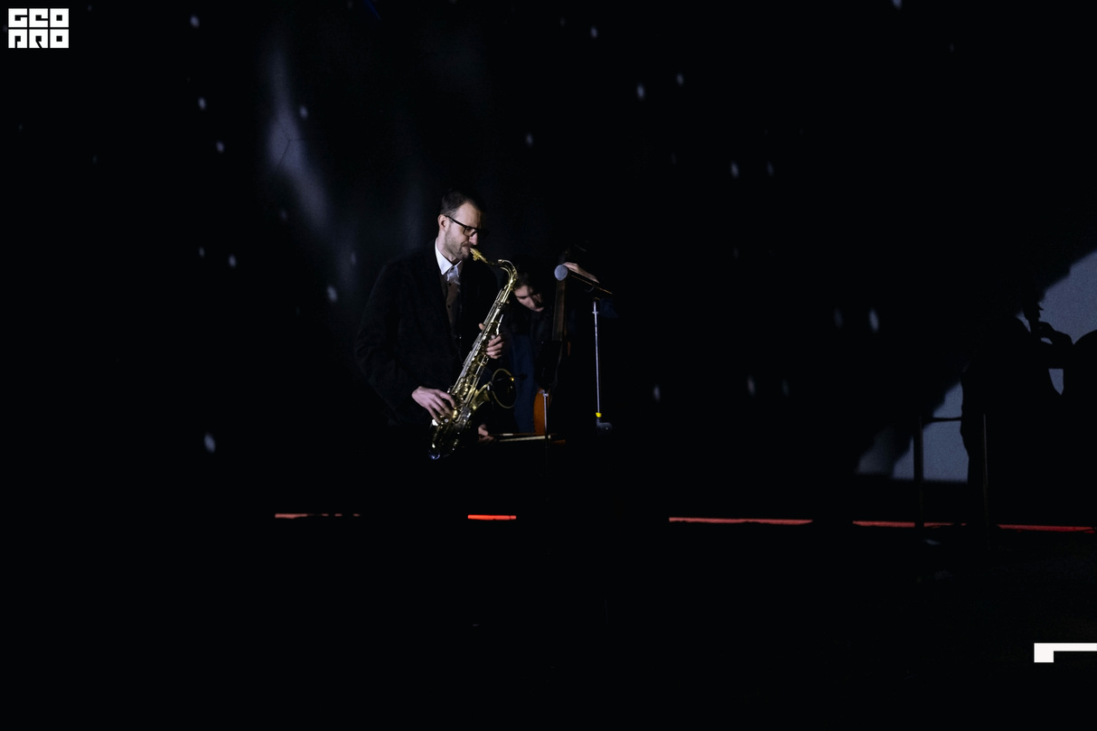 MELANCHOLIC JAZZ IN OUTER SPACE 11