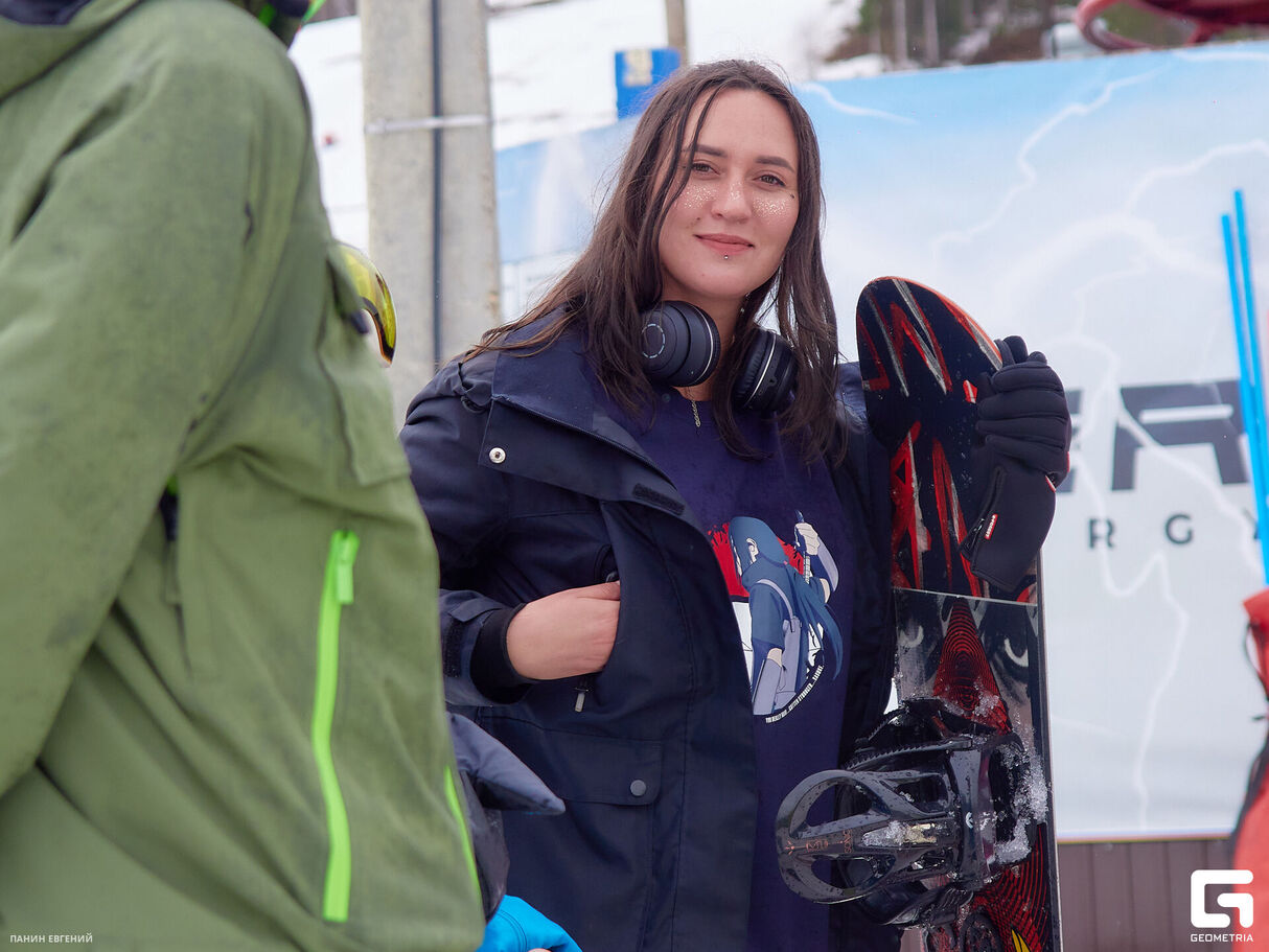 Спуск в купальниках на горнолыжном курорте «Гора Соболиная» 21