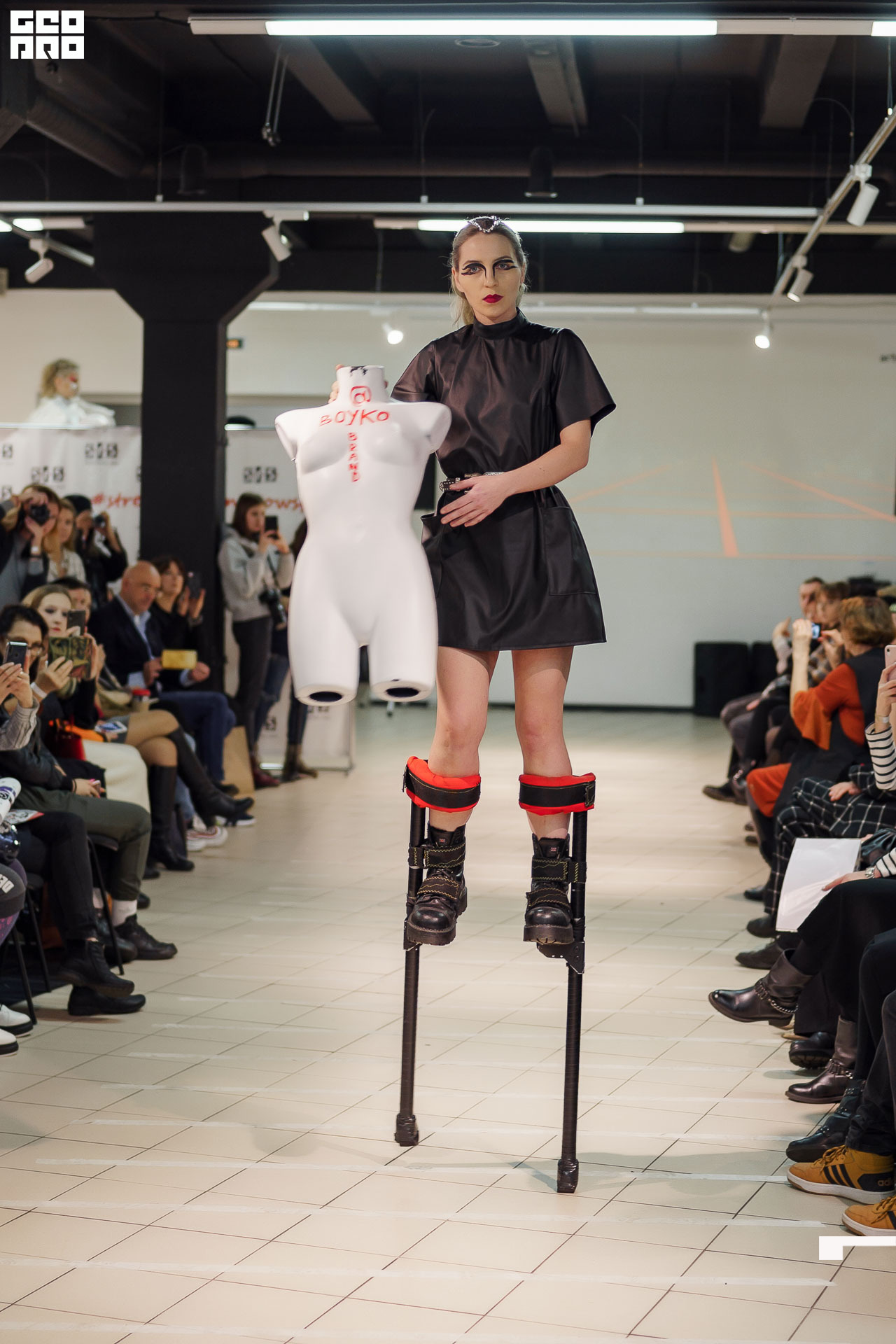 01.02.20_StreetFashionShow АртМуза_0553.JPG