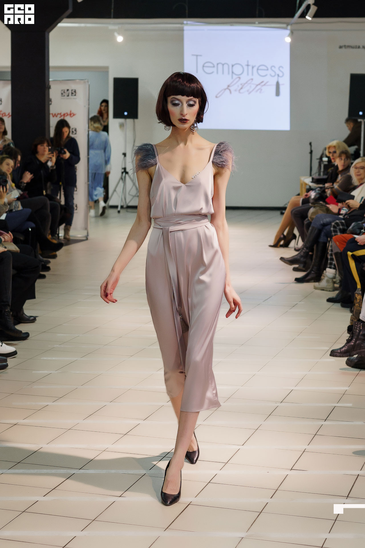 01.02.20_StreetFashionShow АртМуза_0089.JPG