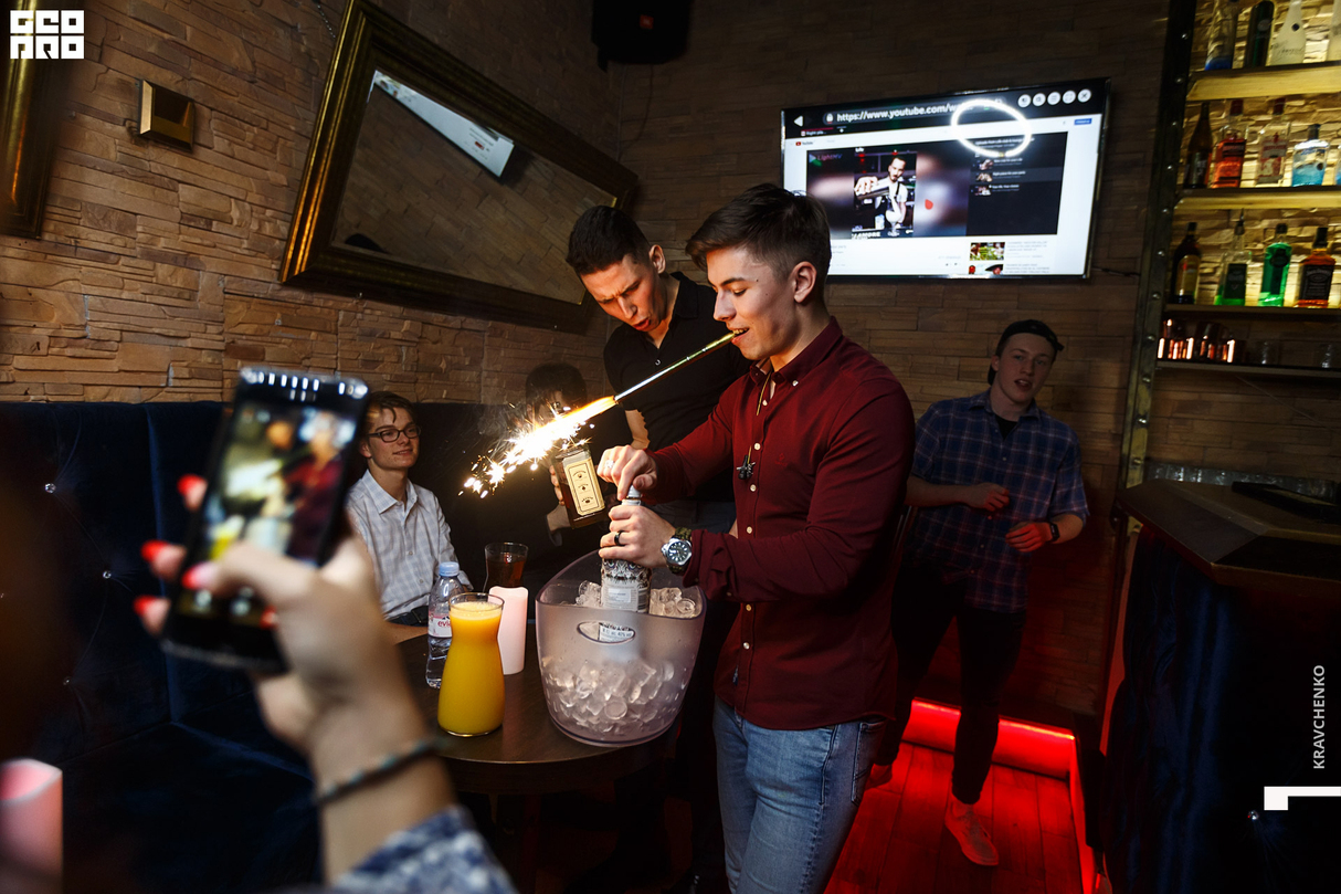 Friday Chill at Life Club & Lounge Prague 16