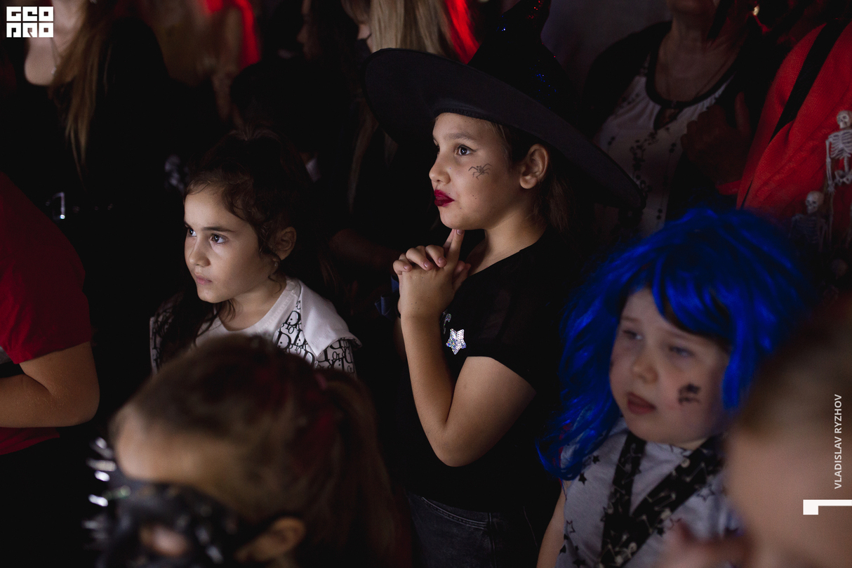 Halloween party 18