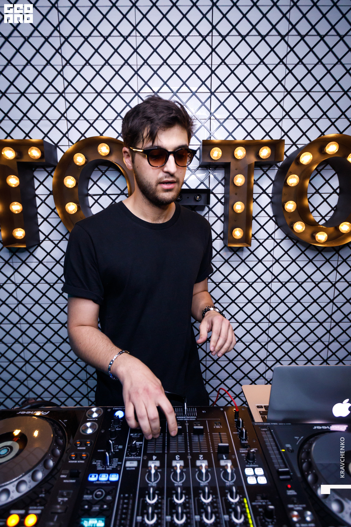Non-Stop Party at TO-TO Restaurant and Lounge 13
