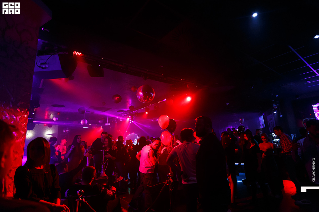 Student night/Forever 18 10
