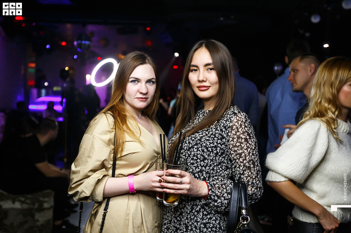 Student night/Forever 18 21