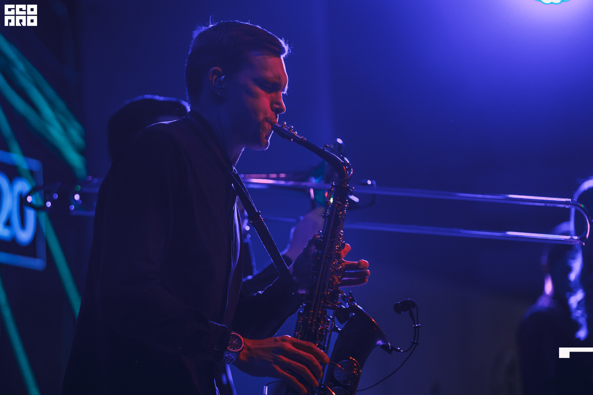 403 191203_203613_uri_0403.jpg