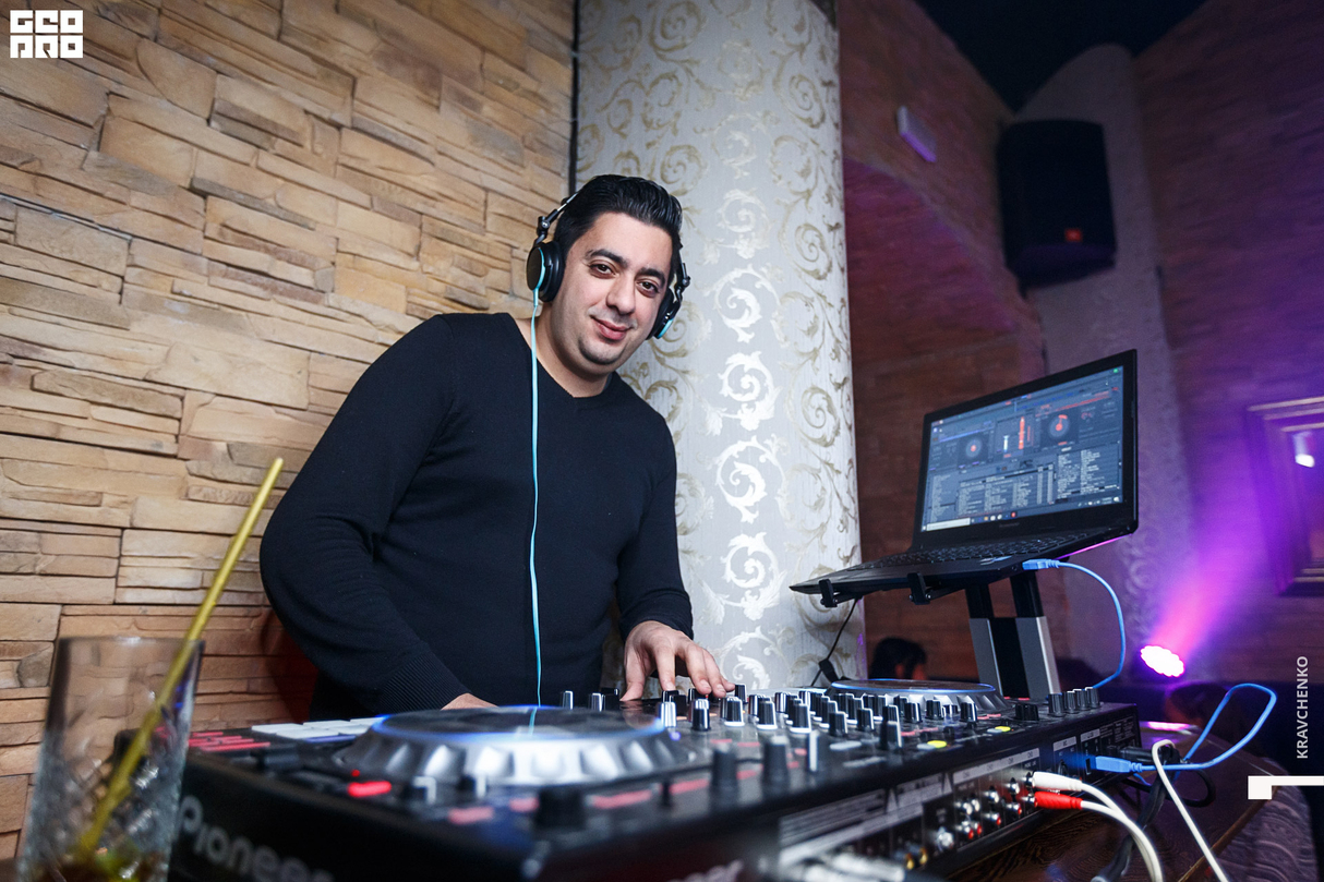 Friday Chill at Life Club & Lounge Prague 11