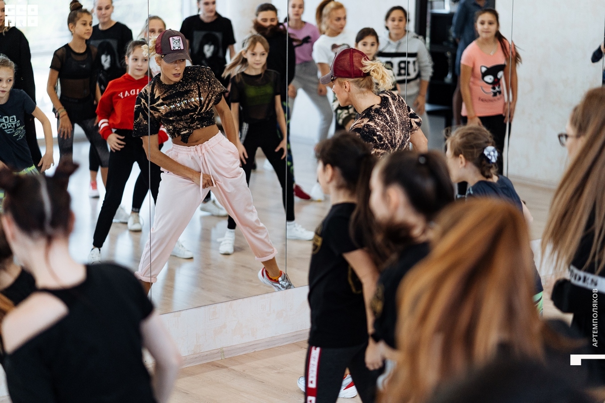 Солисты TODES АНАСТАСИЯ СОСЛОВСКАЯ и МАРТИН СЦИБОР-ГУРКОВСКИЙ в TODES CENTRE 20