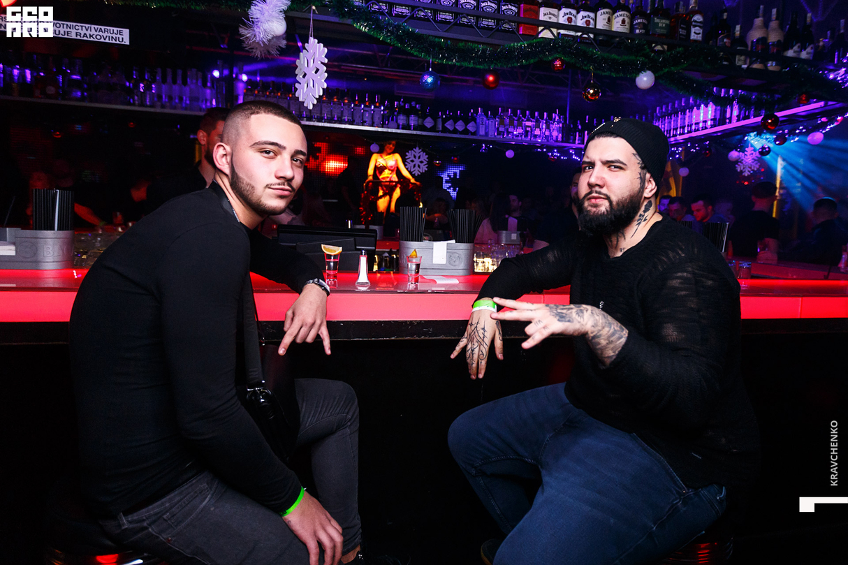 Friday Groove Jet at One Club // Roberto Chochola, Jean Luc & Strain 8