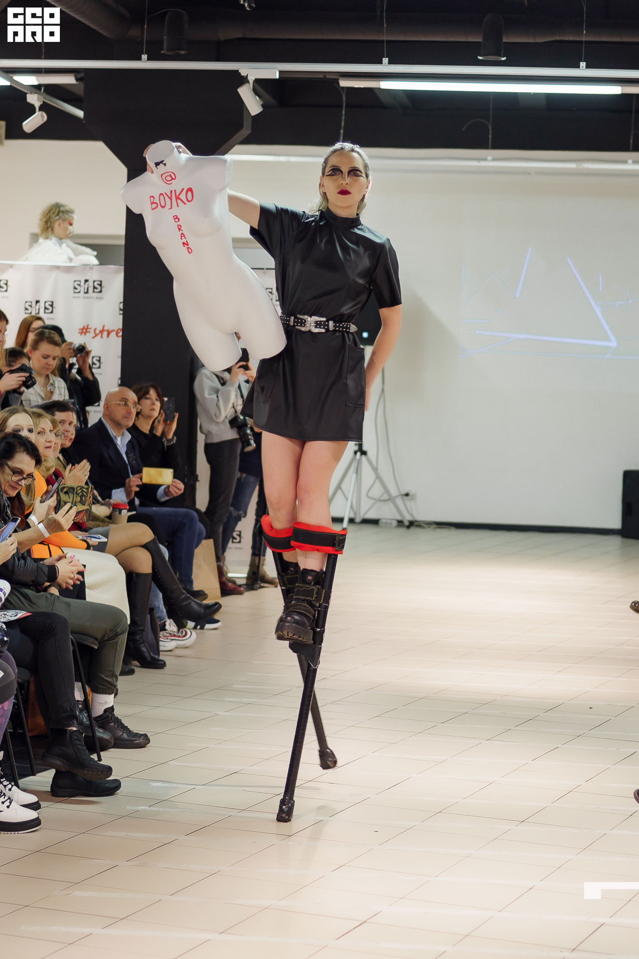 01.02.20_StreetFashionShow АртМуза_0551.JPG