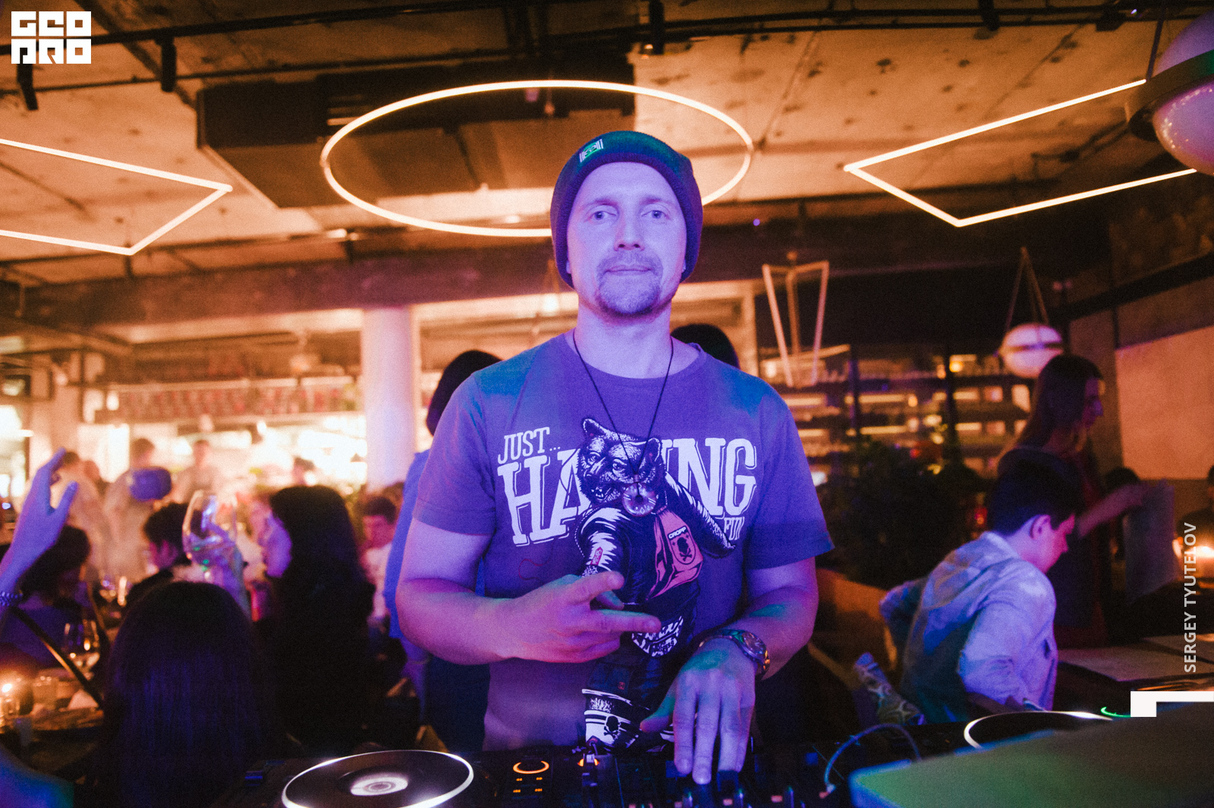 Friday party (Special guest Dj Graff) 10
