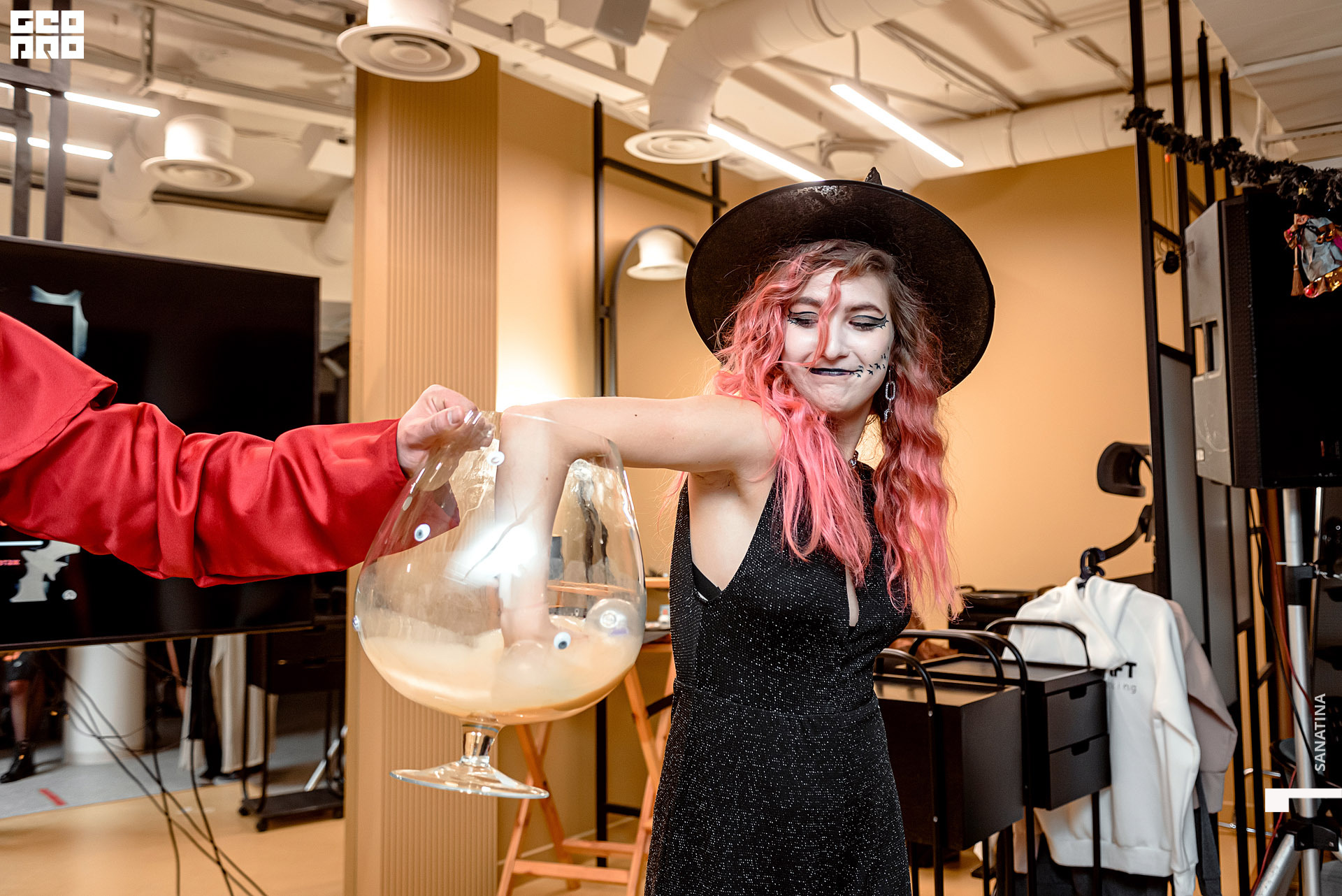 0102_2020-10-31_21-04-16 - Sanatina.jpg