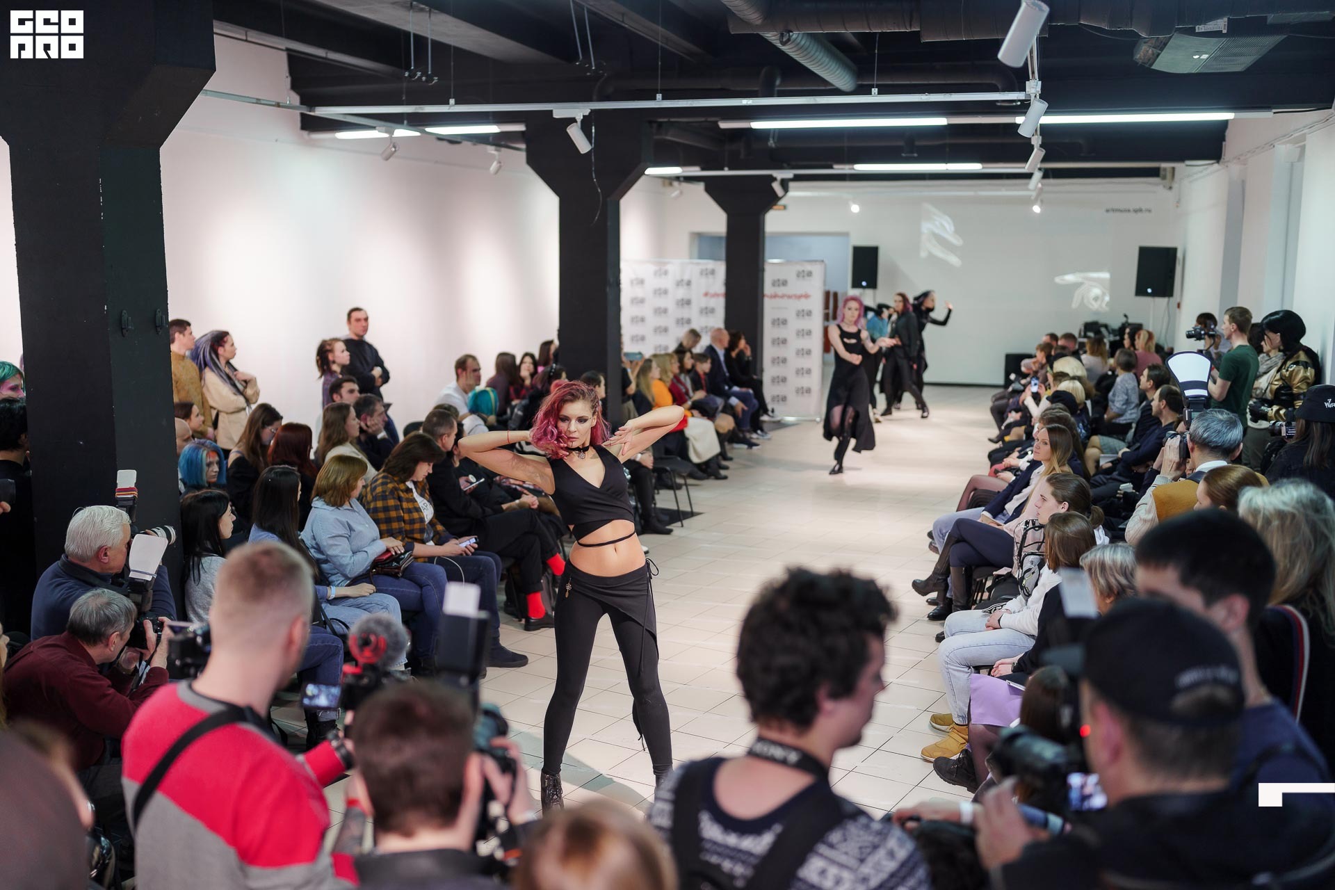 01.02.20_StreetFashionShow АртМуза_0983.JPG