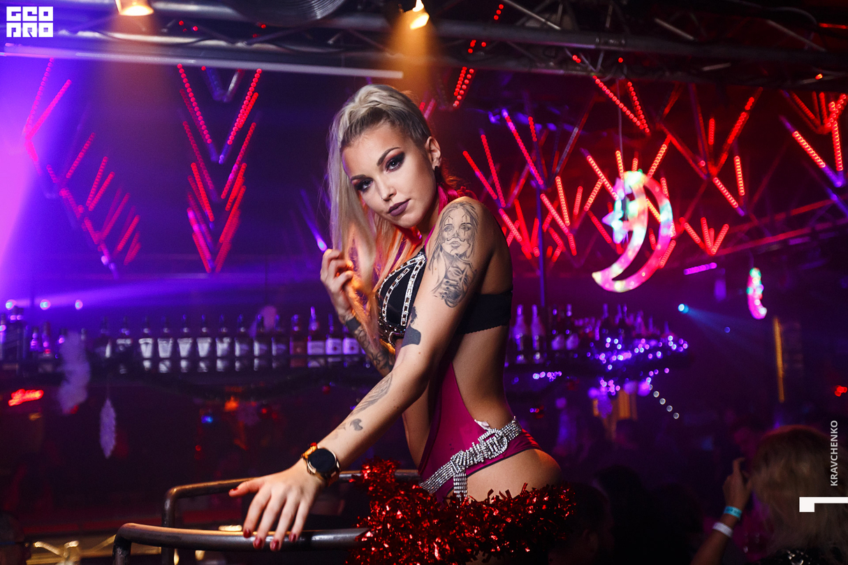 Friday Groove Jet at One Club // Roberto Chochola, Jean Luc & Strain 13