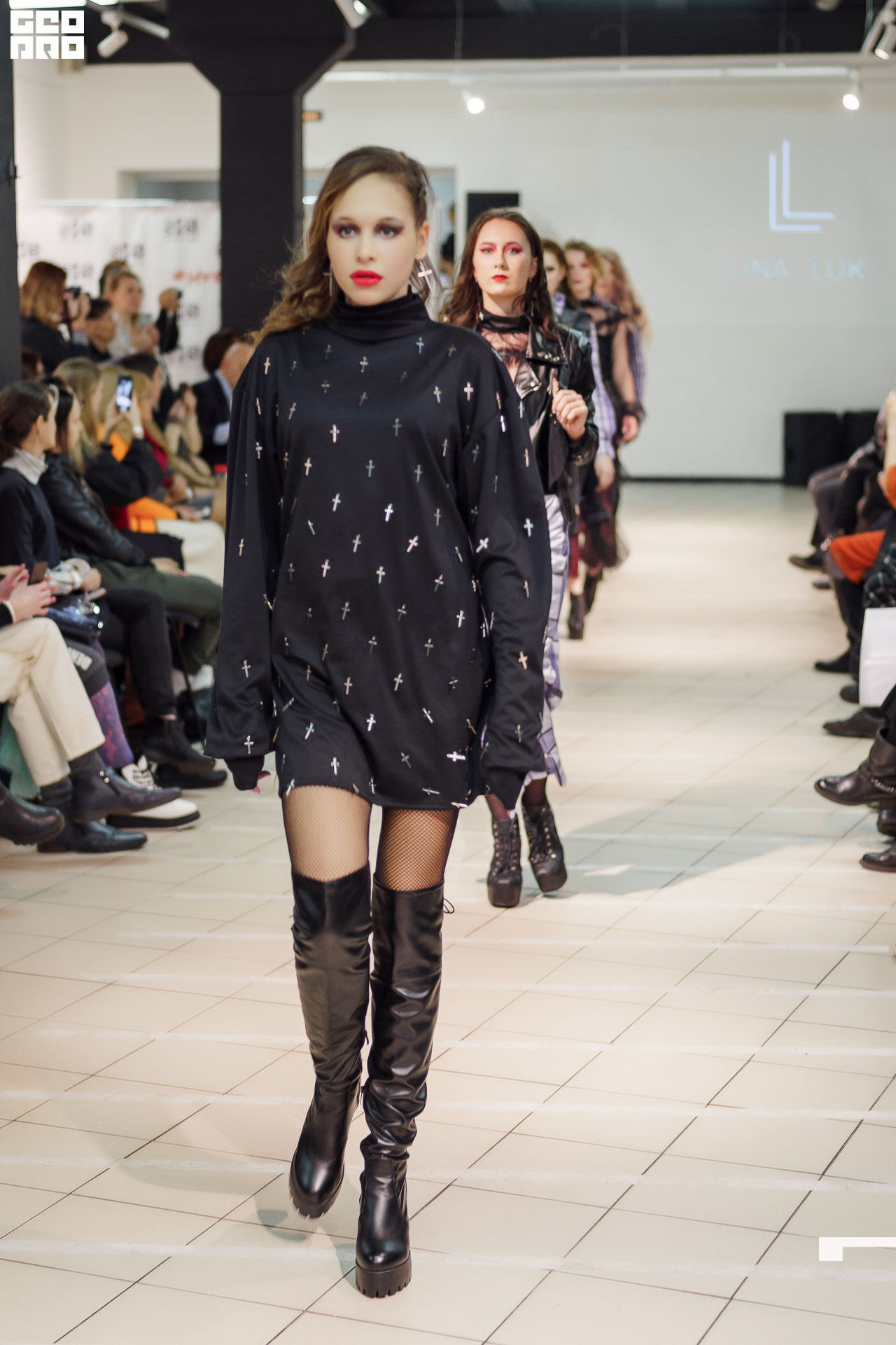 01.02.20_StreetFashionShow АртМуза_0520.JPG