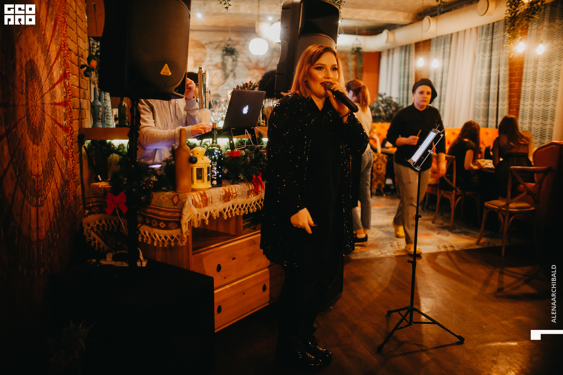 2019-12-20 20-00-13_alenaarchibald_0073.jpg