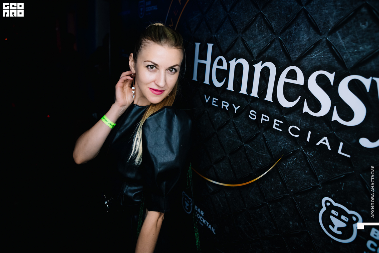 Бар Коктейль - Very Long Night by Hennessy, Gorje Hewek, Deek That, Mindo, Ozovsky 17
