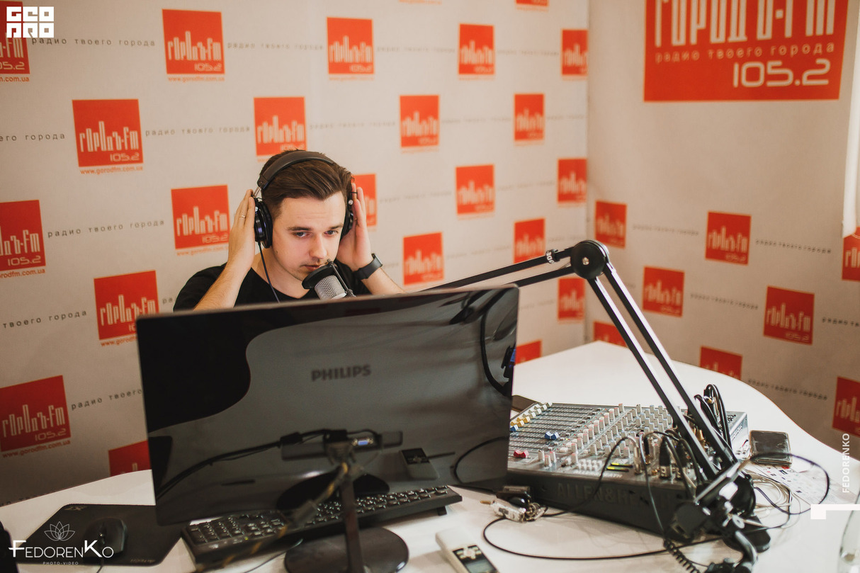 Проект "Поважна Персона" на радiо "Город FM" з організаторами конкурсу "Мисс Кривой Рог-2019" 9