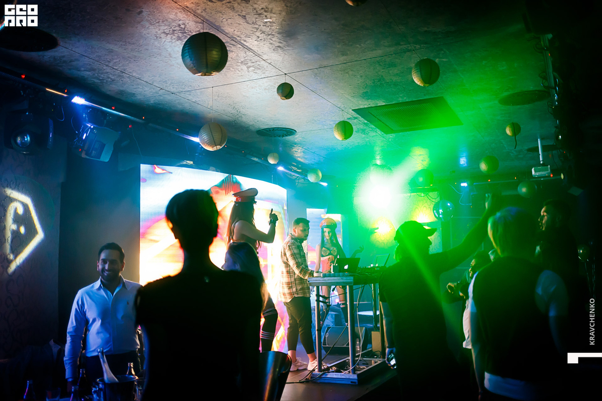 Stranger in the Night Friday Party: Sinatra Show Concept at Fashion Club 21