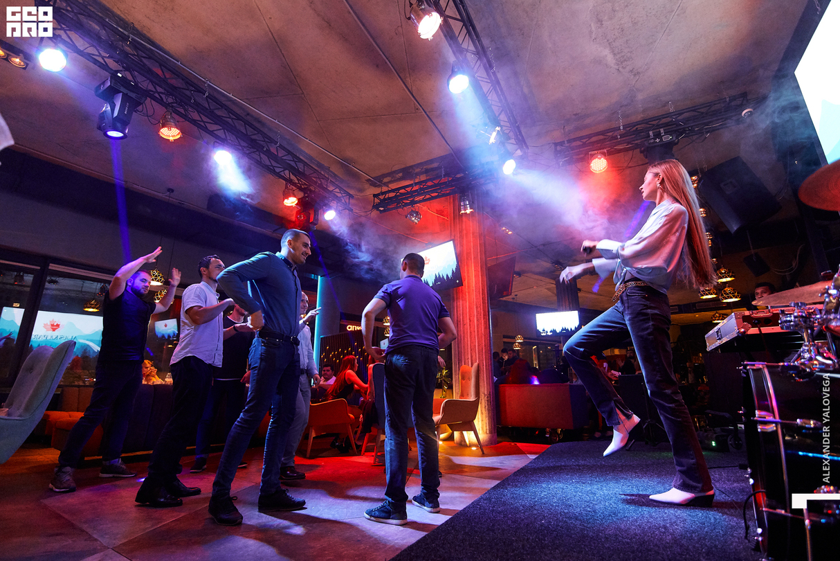 Alaska party в Canadian Club & Restaurant 13