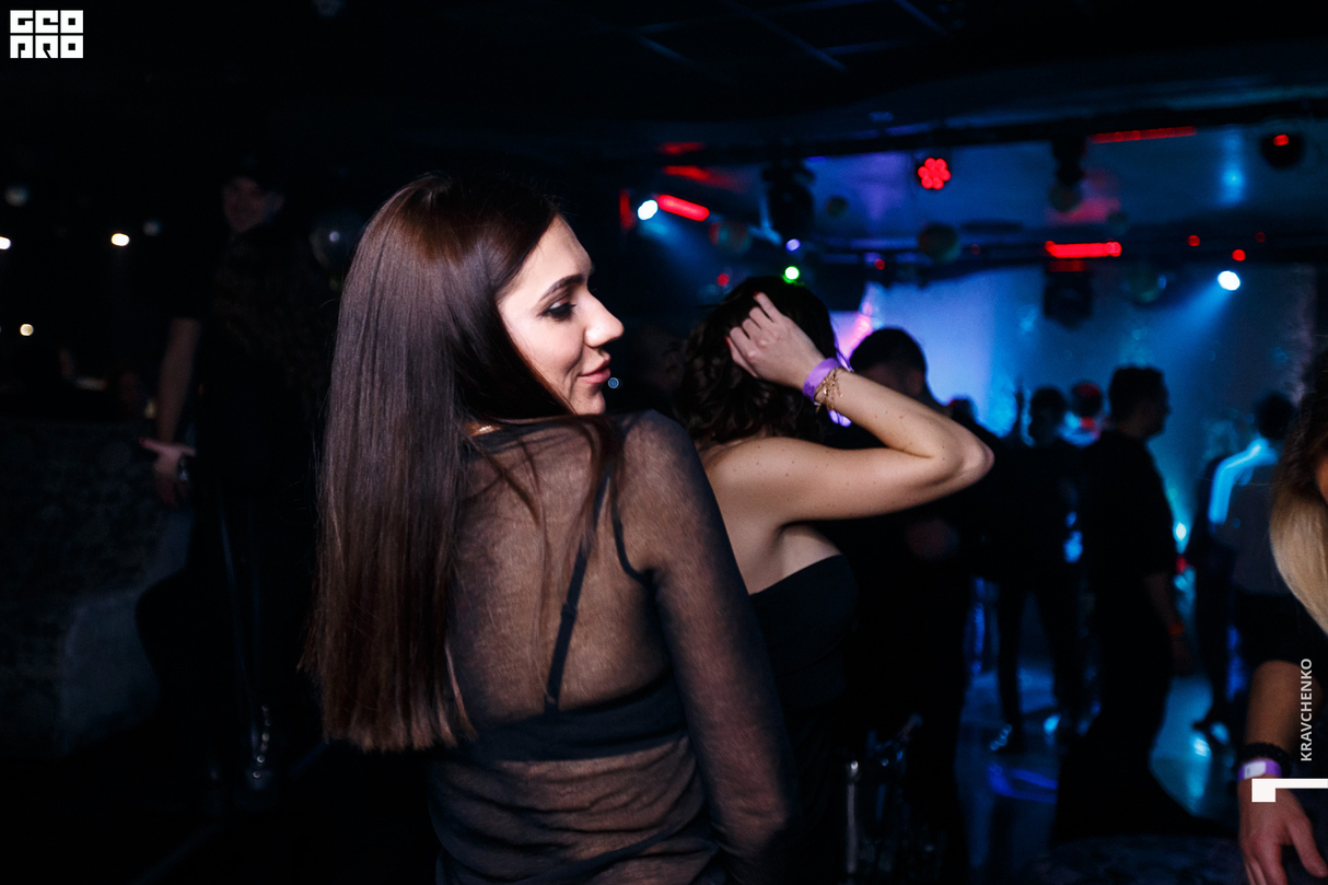 Dope Vibes Only: Saturday Party with Live Singer Performance 11