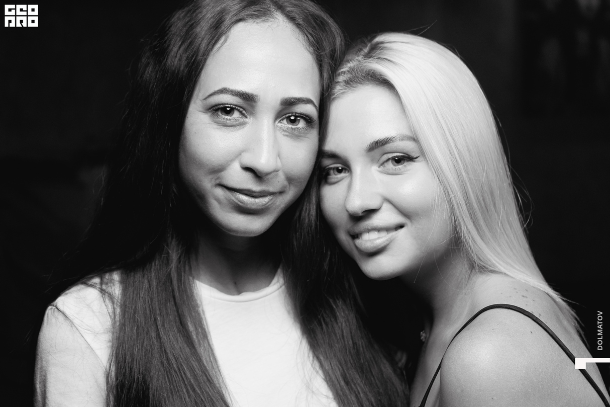 Friday party 19