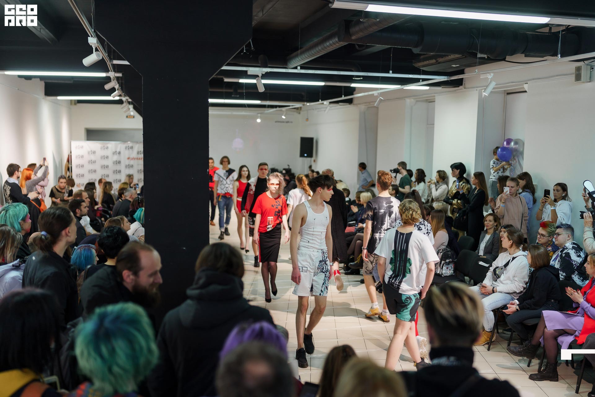 01.02.20_StreetFashionShow АртМуза_0960.JPG