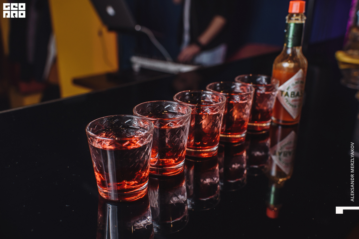 Pre-party DJ-CAFE: DJ QWENTII 15