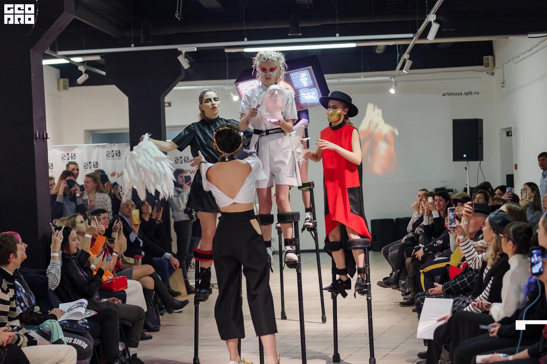 01.02.20_StreetFashionShow АртМуза_0572.JPG