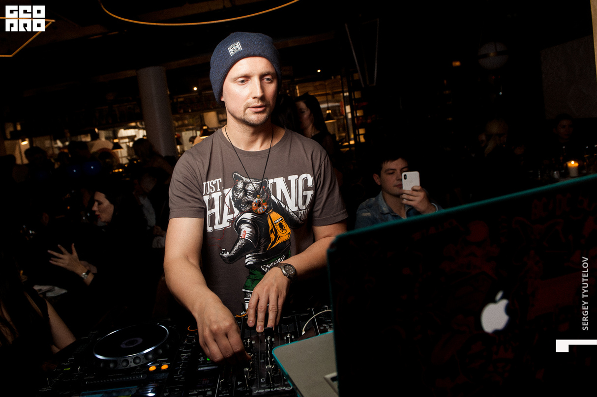 Friday party (Special guest Dj Graff) 28