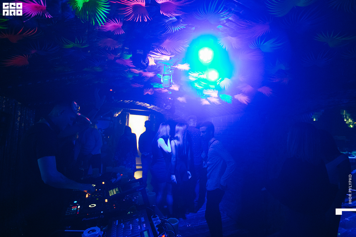 Solo karaoke&music bar - Masquerade Solo 13