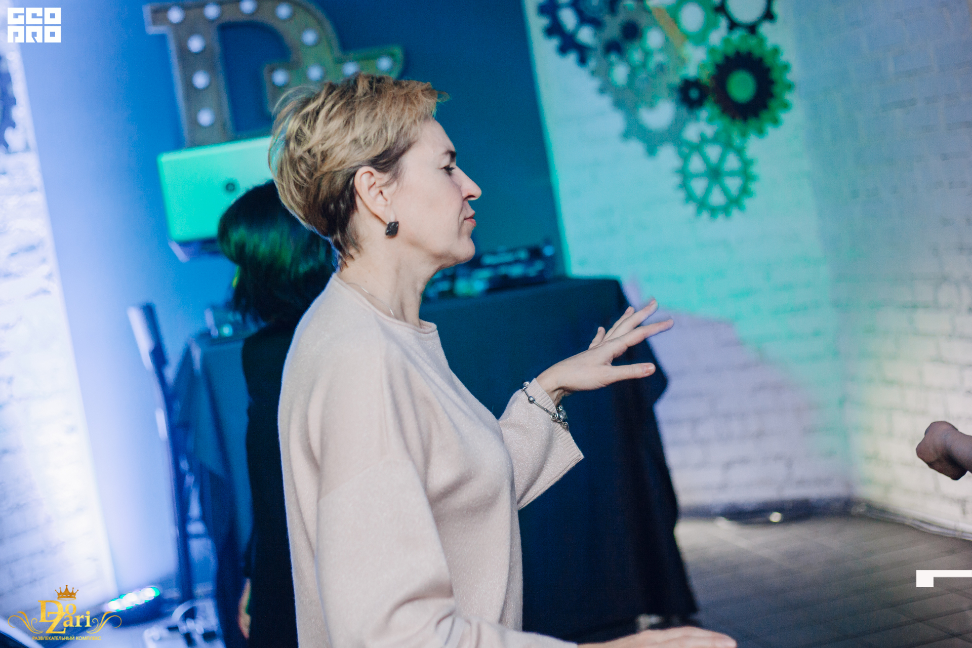 19-10-11 23-43-26.jpg