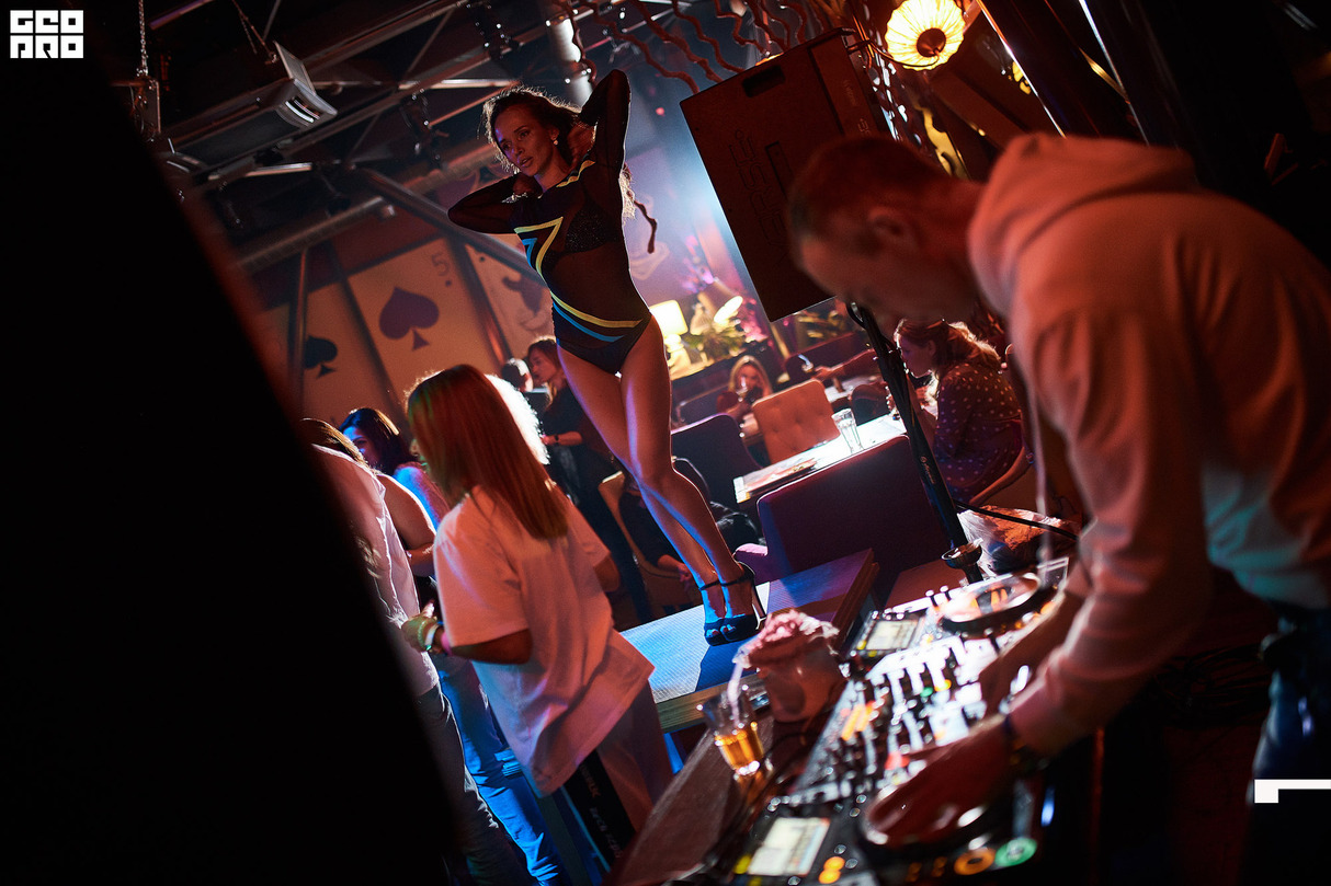 Вечеринка HOUSE PARTY в кафе R.A.G.U 29
