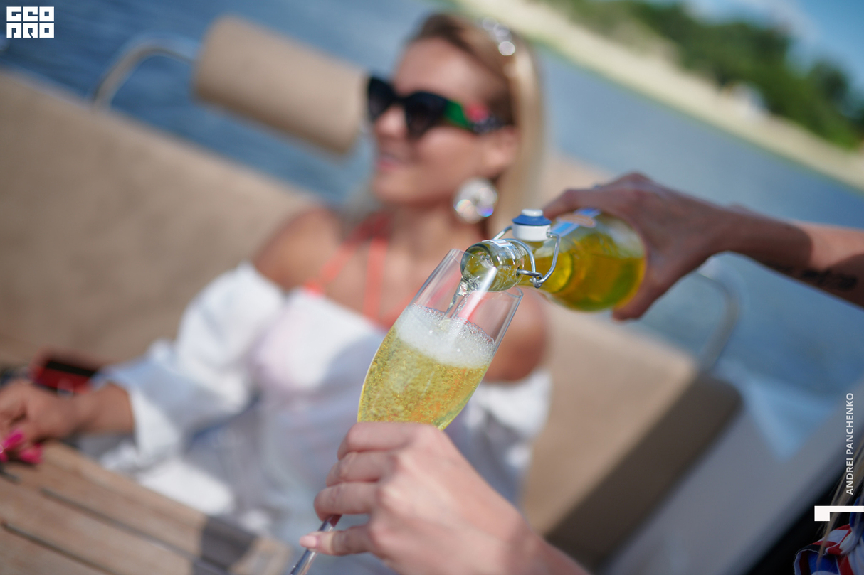 Открытие Sungrilla Yacht Drive 11