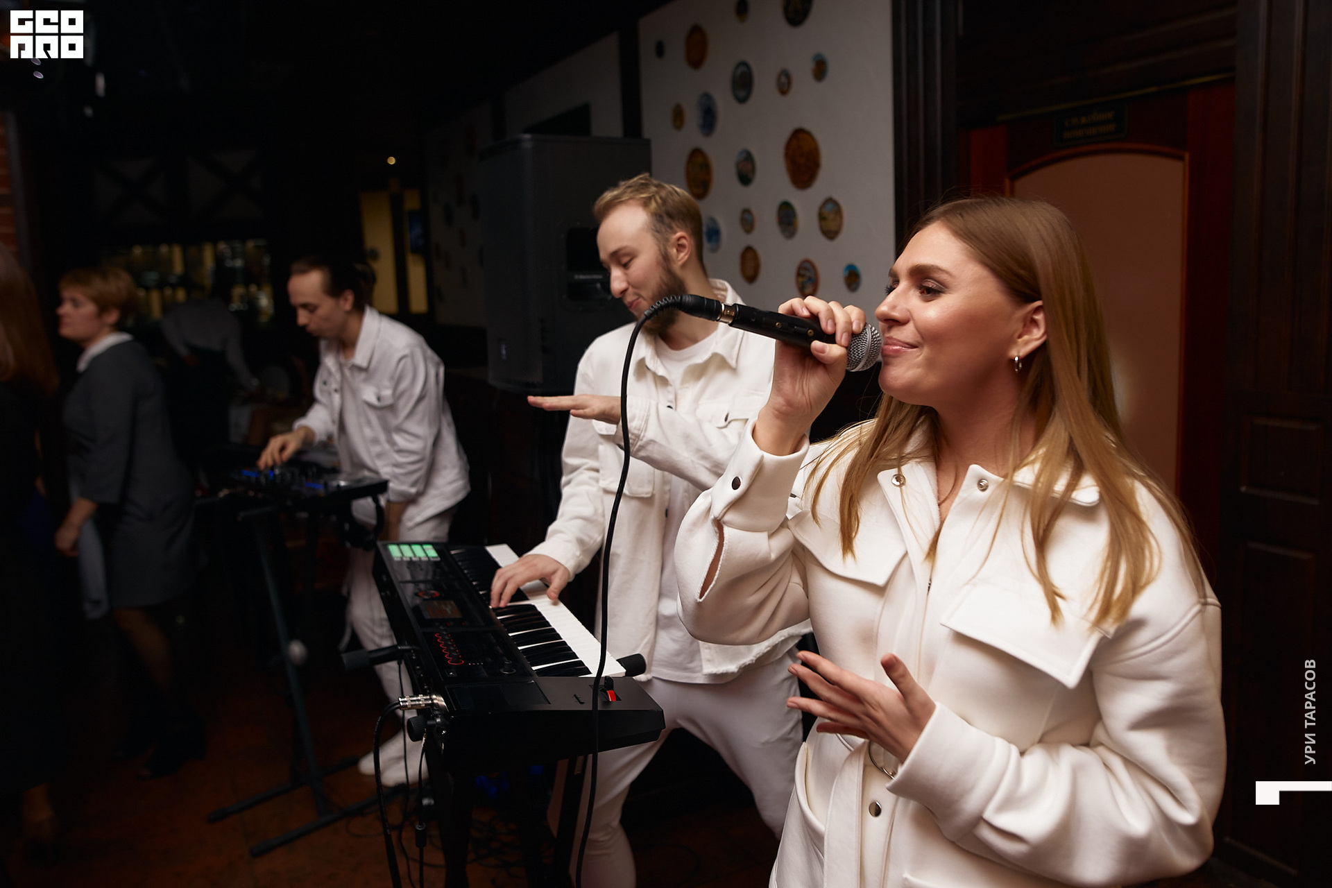 105 191228_215142_uri_0105.jpg