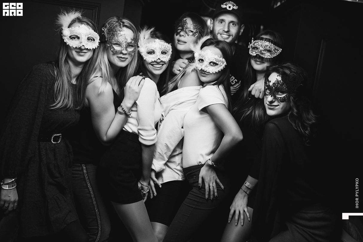 Solo karaoke&music bar - Masquerade Solo 21