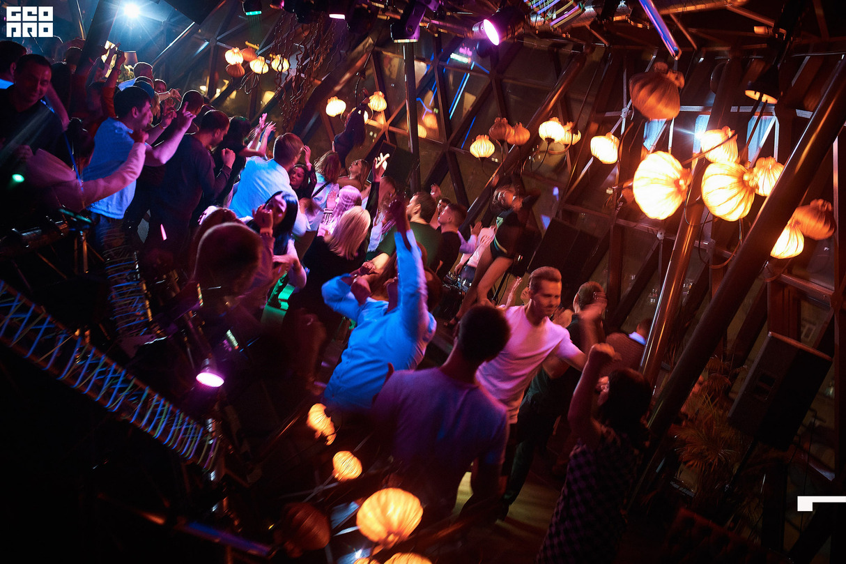 Вечеринка HOUSE PARTY в кафе R.A.G.U 30