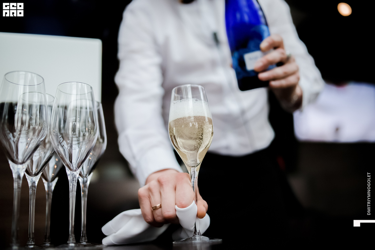Дегустация Mirto (Bodegas) в ресторане LAvue 25