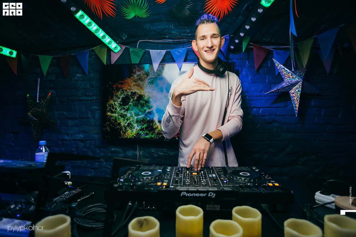 Solo karaoke&music bar - Friday party 26