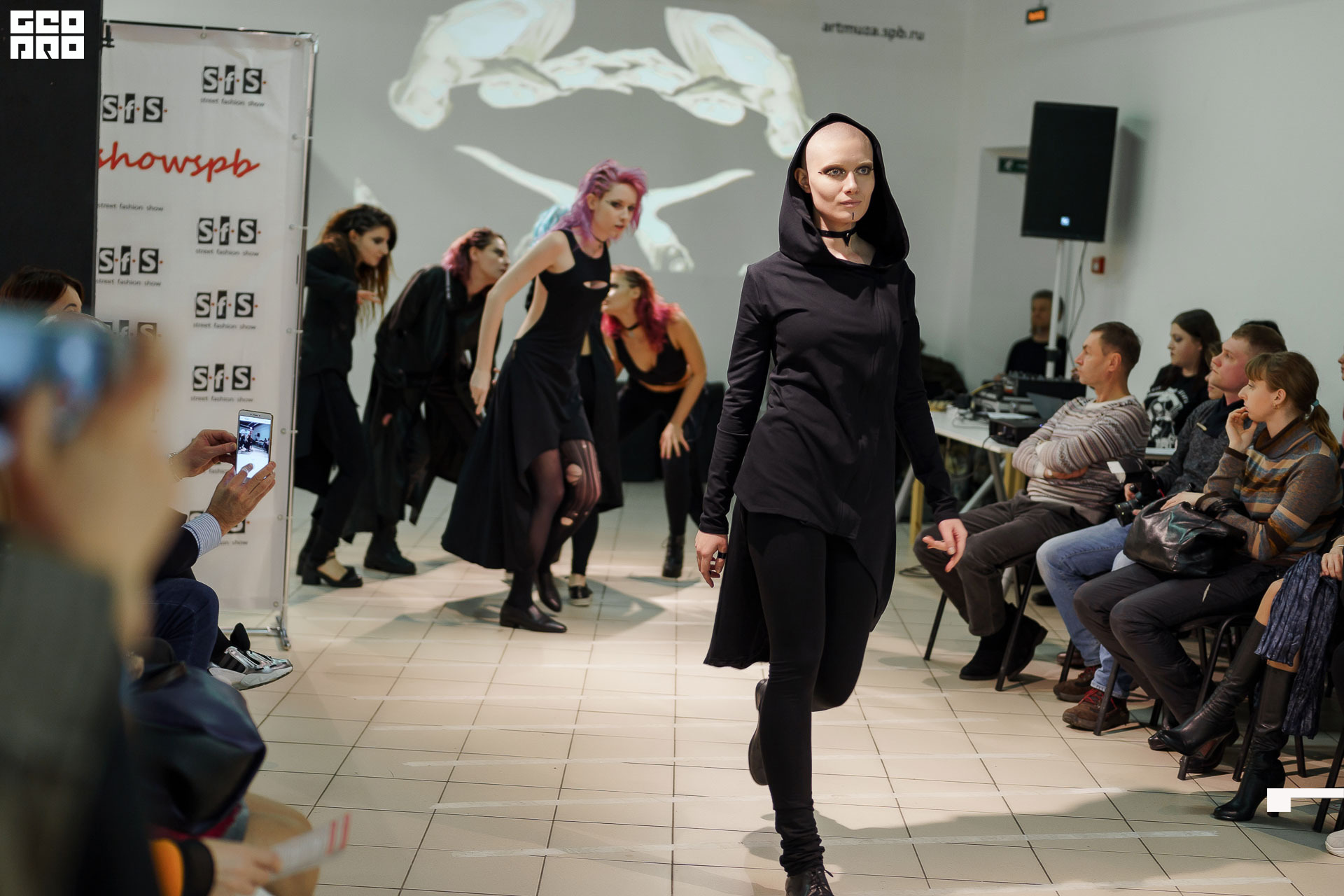 01.02.20_StreetFashionShow АртМуза_0961.JPG