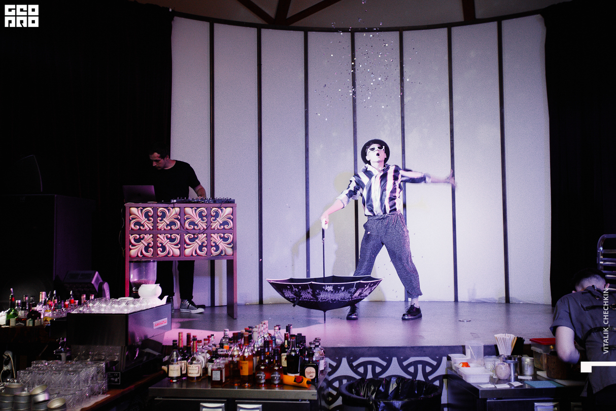 The DISCO Revolution in PTIZZA Bar 25