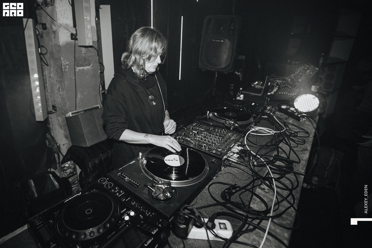 «X62 / ZIP LOFT». «m_division showcase X years» 25