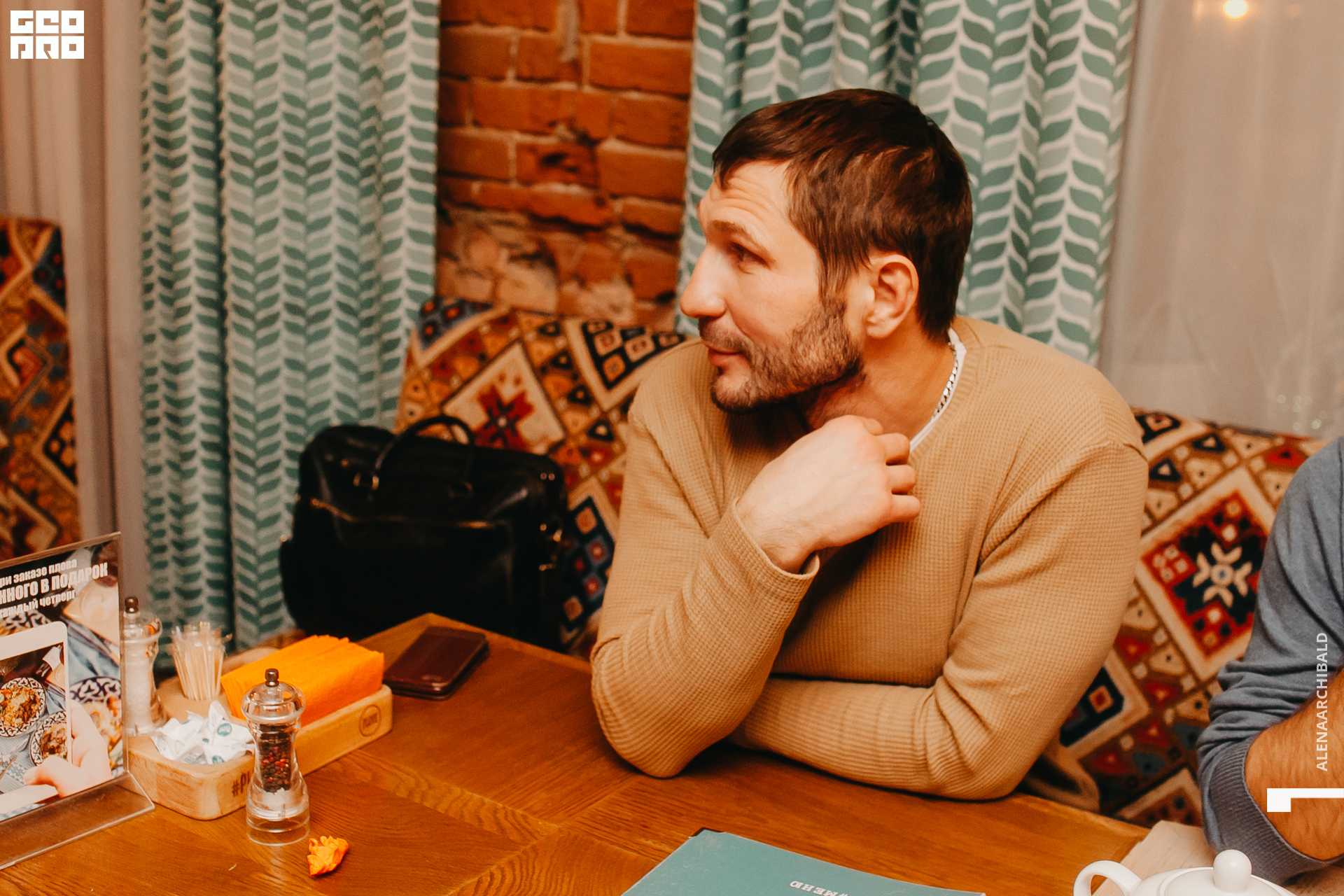 2019-12-06 20-00-36_alenaarchibald_0040.jpg