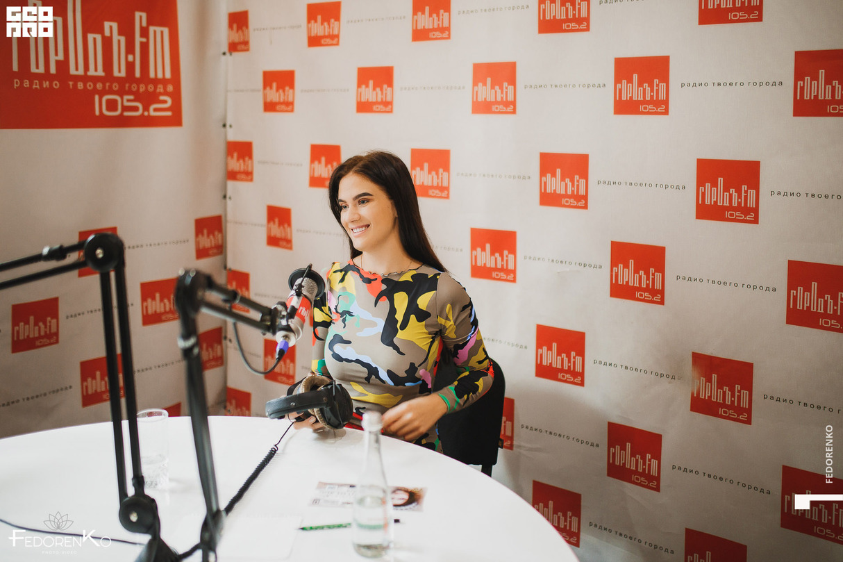 Проект "Поважна Персона" на радiо "Город FM" з організаторами конкурсу "Мисс Кривой Рог-2019" 15