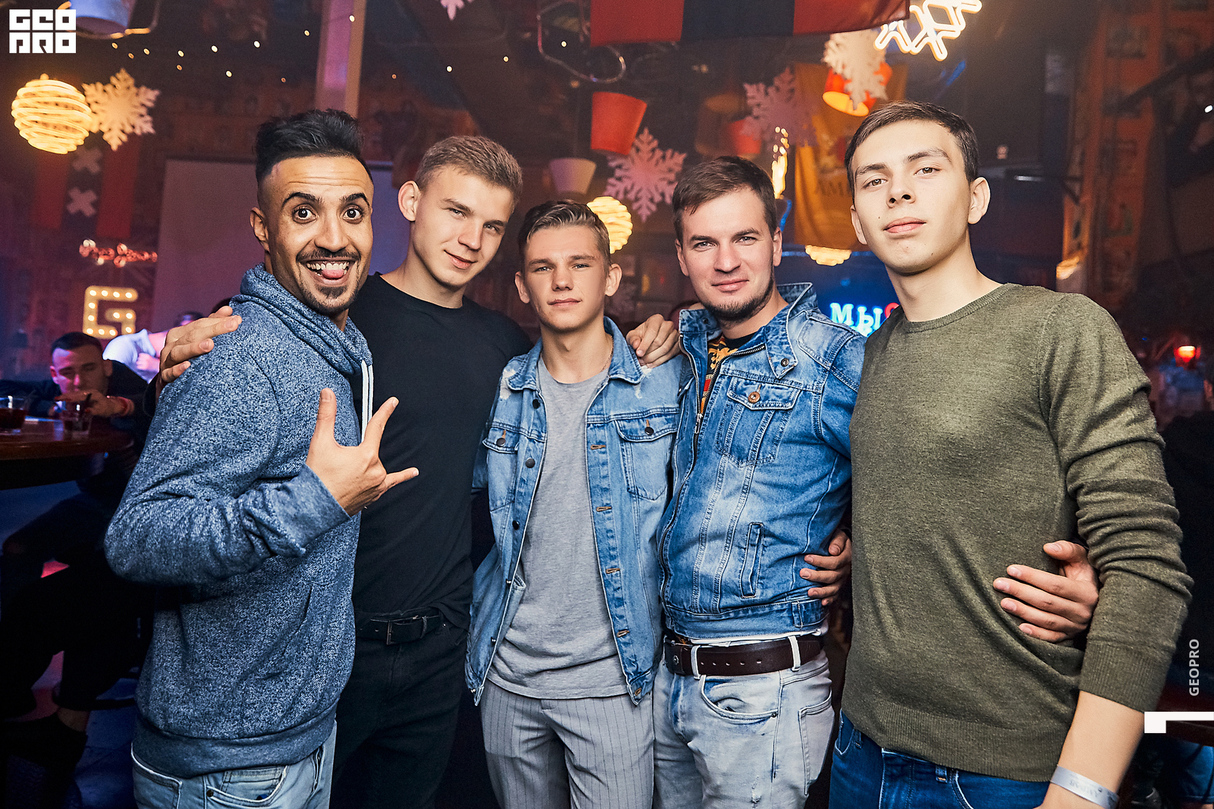 Новогодние пляски 8