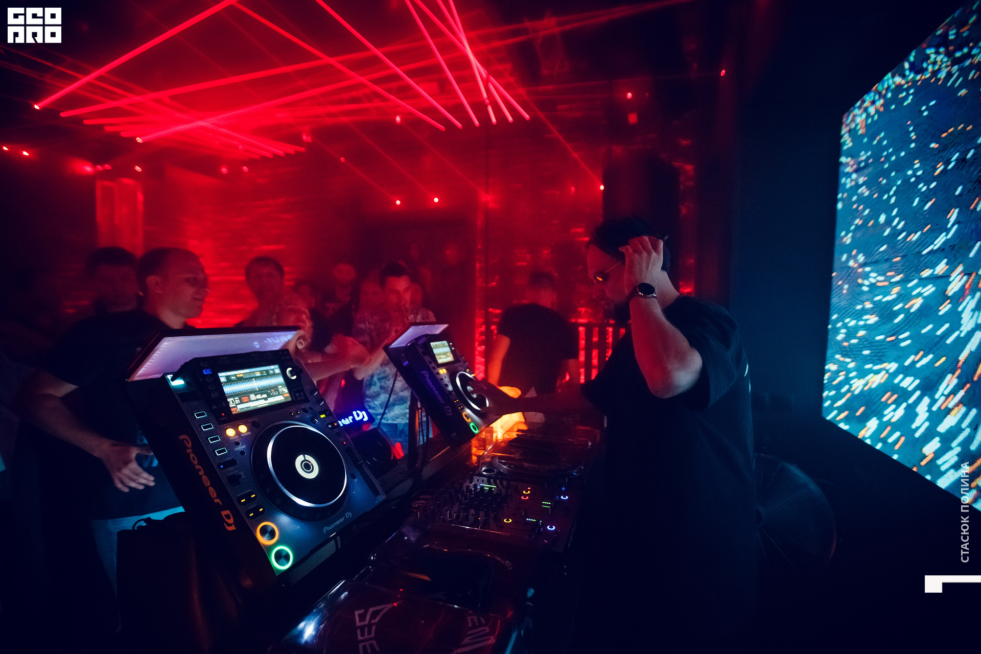 seem seem 17.10134.jpg