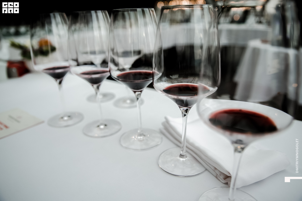 Дегустация Mirto (Bodegas) в ресторане LAvue 18