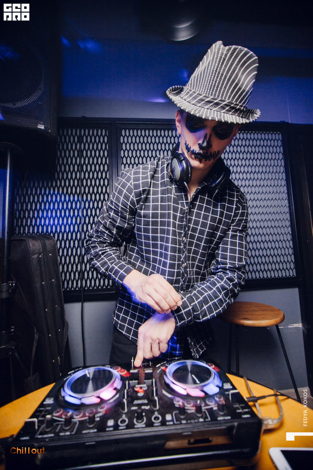 19-10-25 22-59-03.jpg