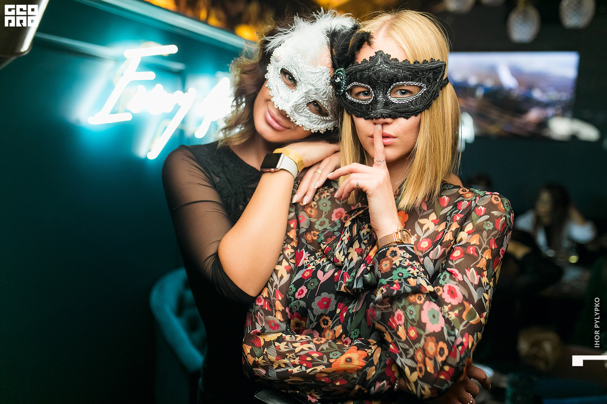 Solo karaoke&music bar - Masquerade Solo 20