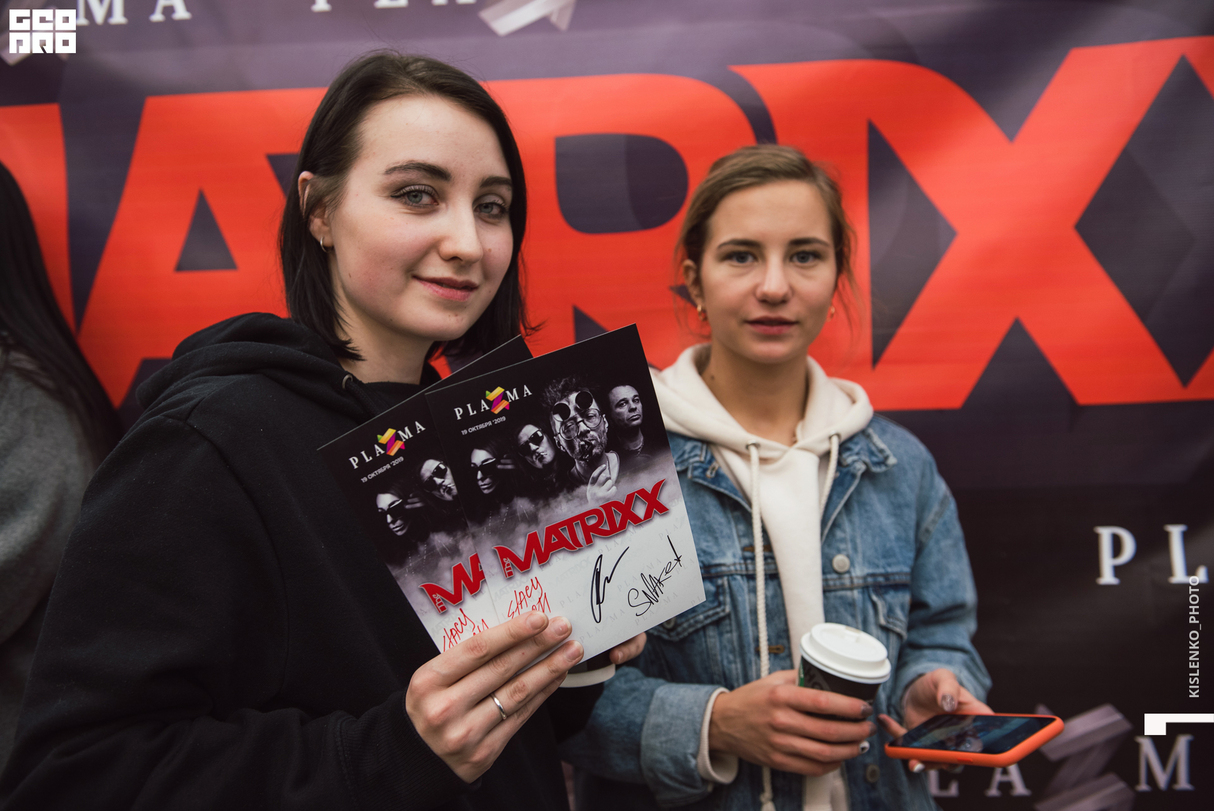 Автограф-сессия Глеба Самойлова и группы MATRIXX в ТРК "Plazma" 27